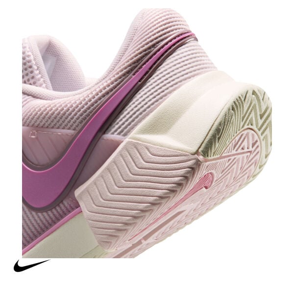 Nike Zoom GP Challenge 1.5 PRM Kadın Tenis Ayakkabısı – Pearl Pink/Pink Foam/Chalk/Light Magenta (Hard Court)